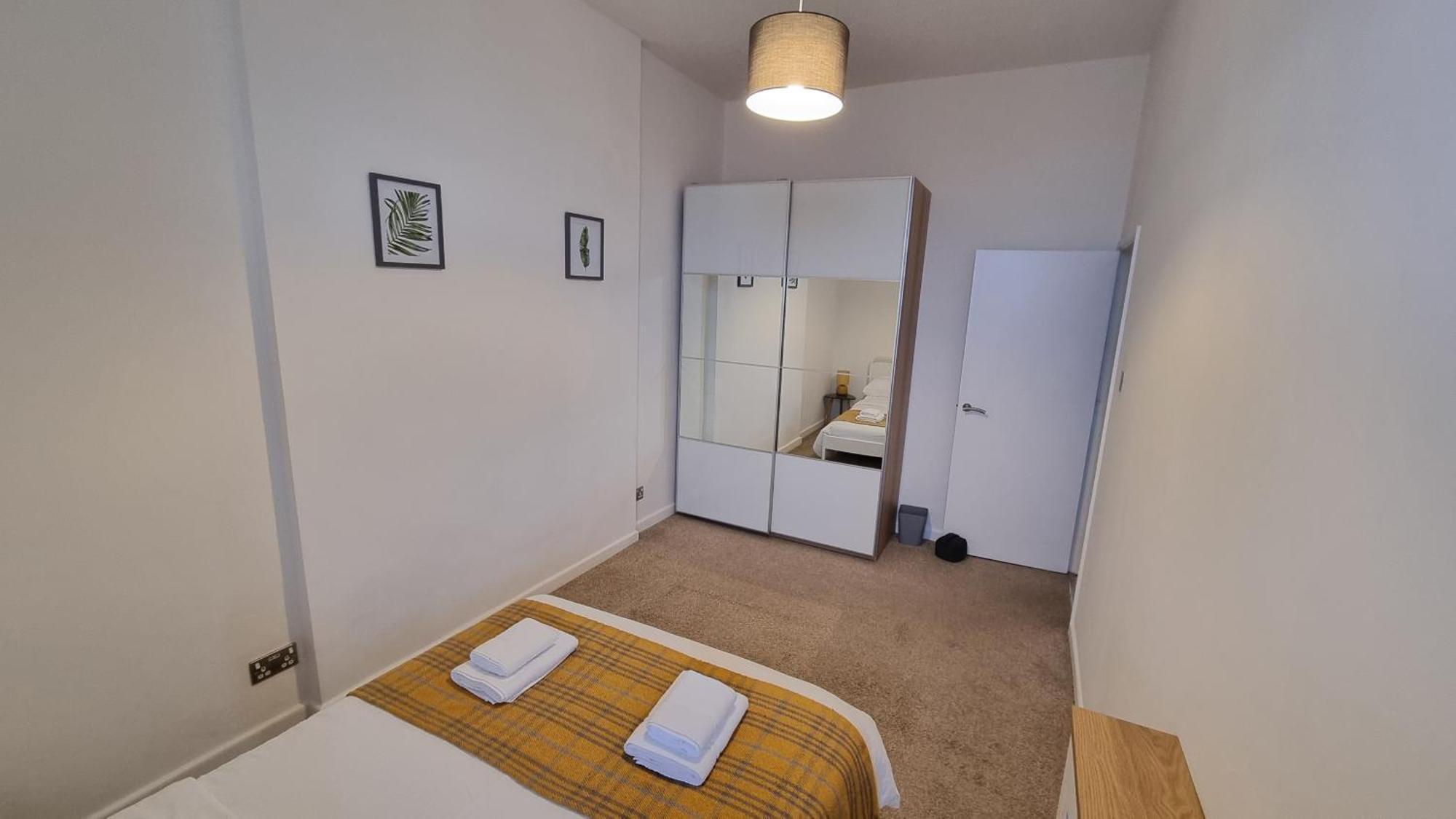 Southsea Escape - Coastal Holiday Apartment - 2 Double Bedrooms بورتسماوث المظهر الخارجي الصورة