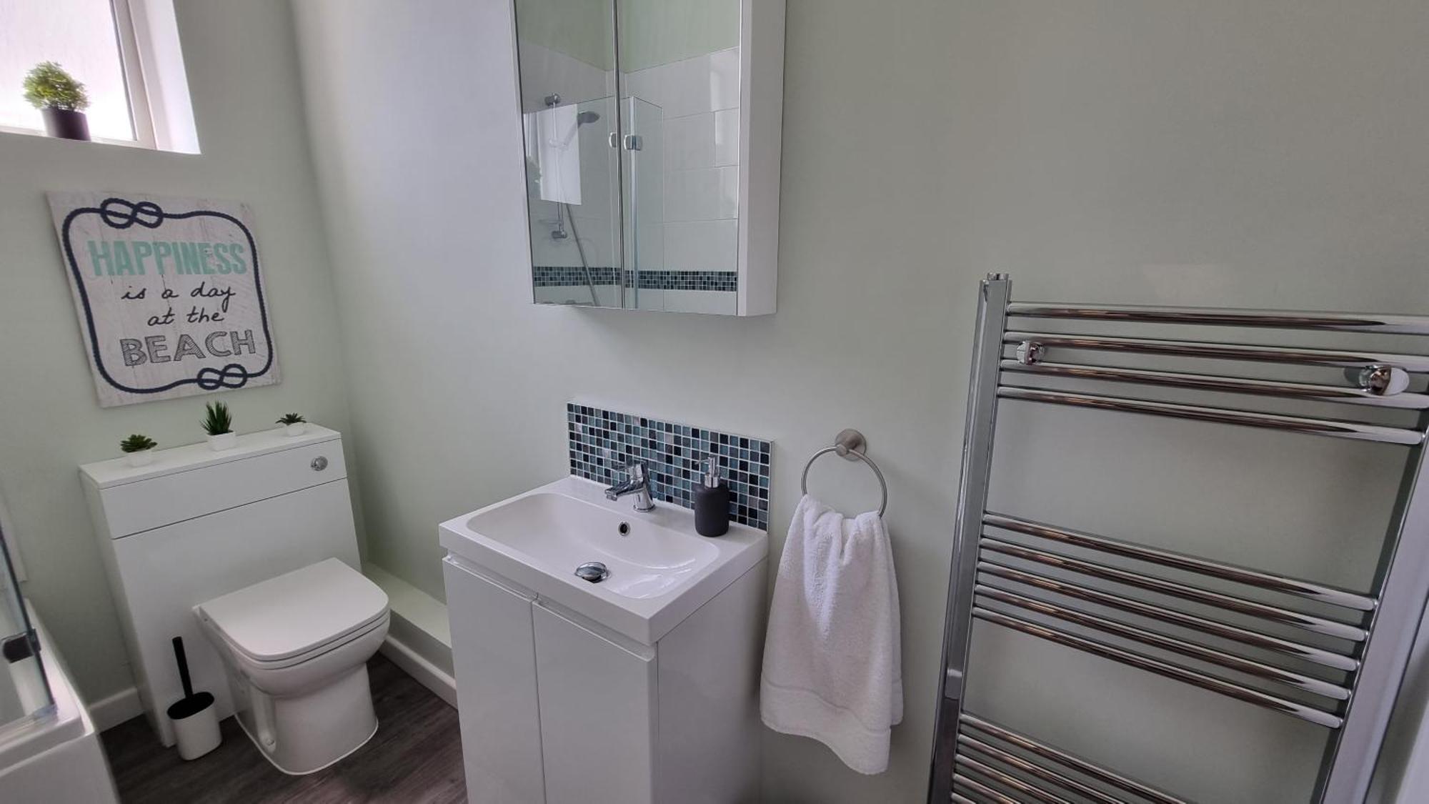 Southsea Escape - Coastal Holiday Apartment - 2 Double Bedrooms بورتسماوث المظهر الخارجي الصورة
